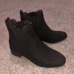 LOFT Chelsea Boot Size 7